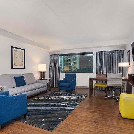 Embassy Suites By Hilton Indianapolis Downtown Esterno foto