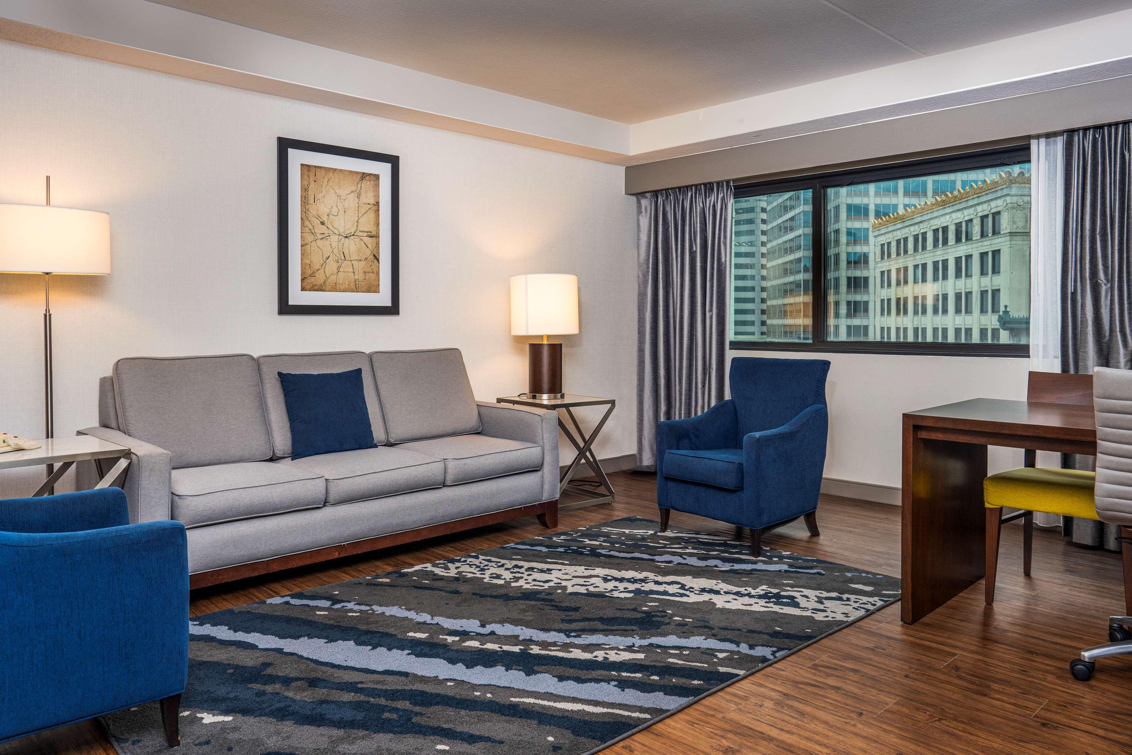 Embassy Suites By Hilton Indianapolis Downtown Esterno foto