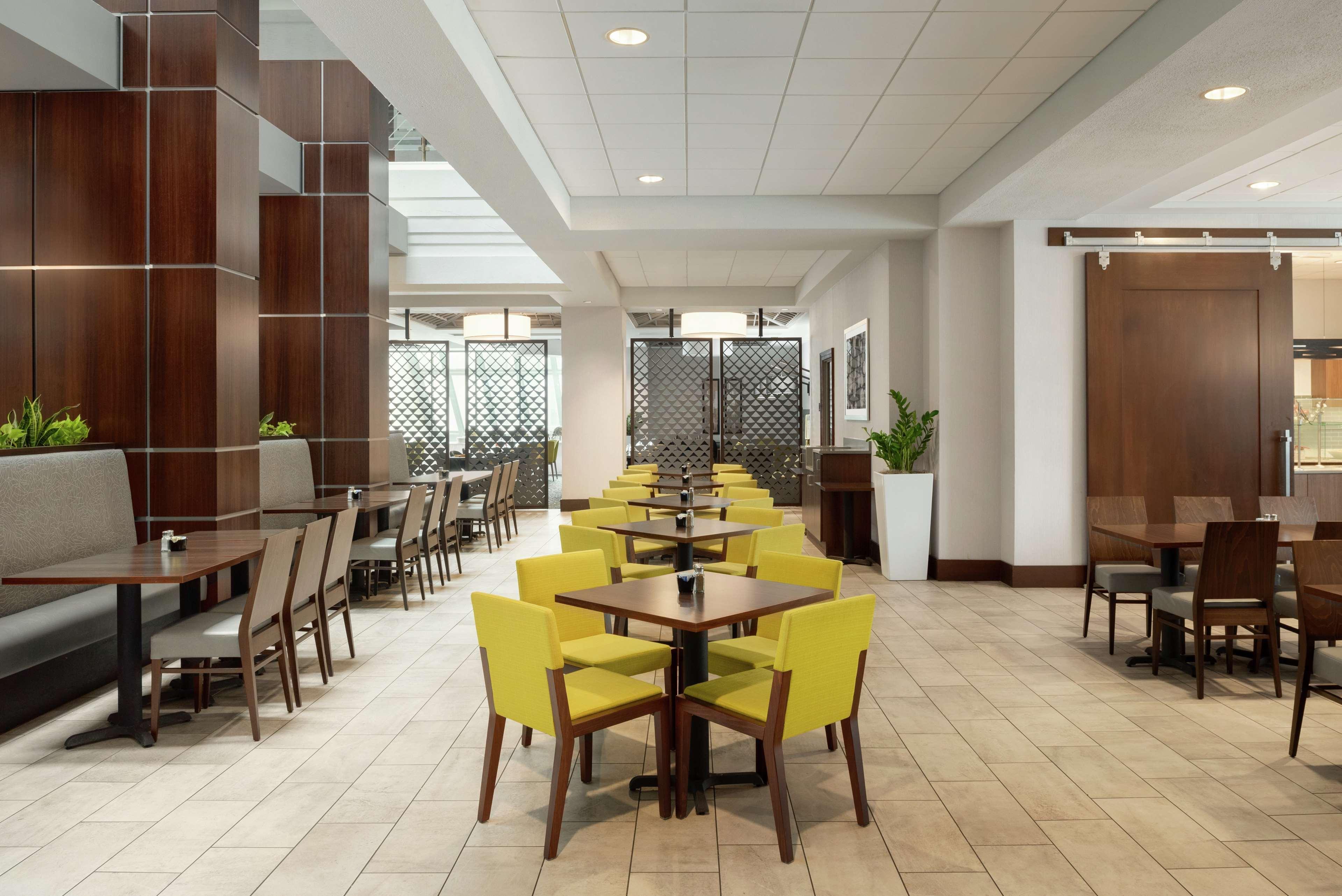 Embassy Suites By Hilton Indianapolis Downtown Esterno foto