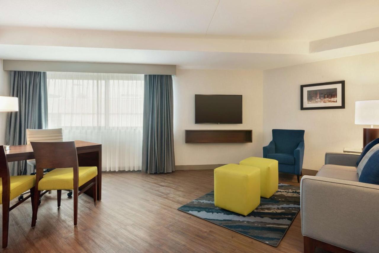 Embassy Suites By Hilton Indianapolis Downtown Esterno foto