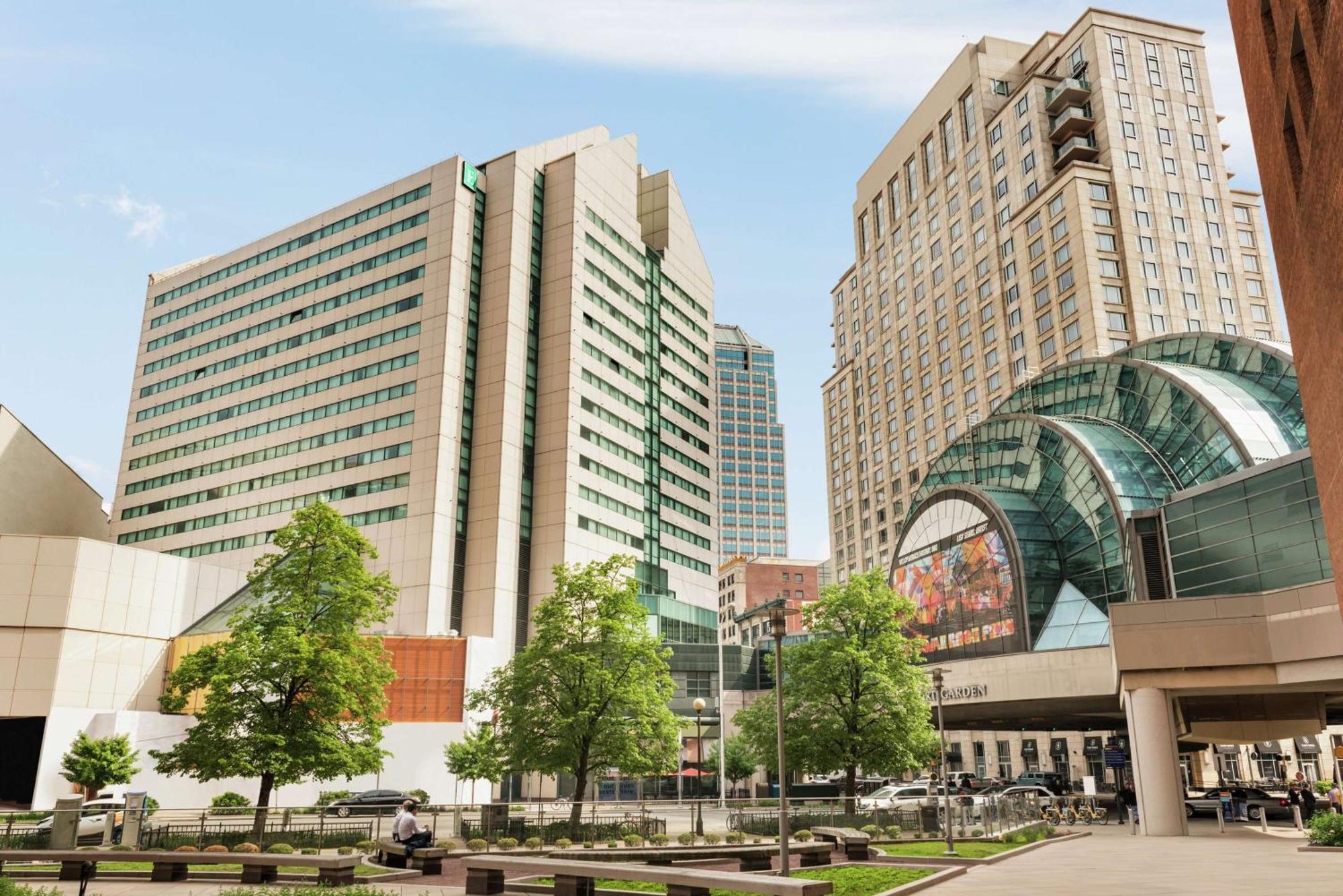 Embassy Suites By Hilton Indianapolis Downtown Esterno foto