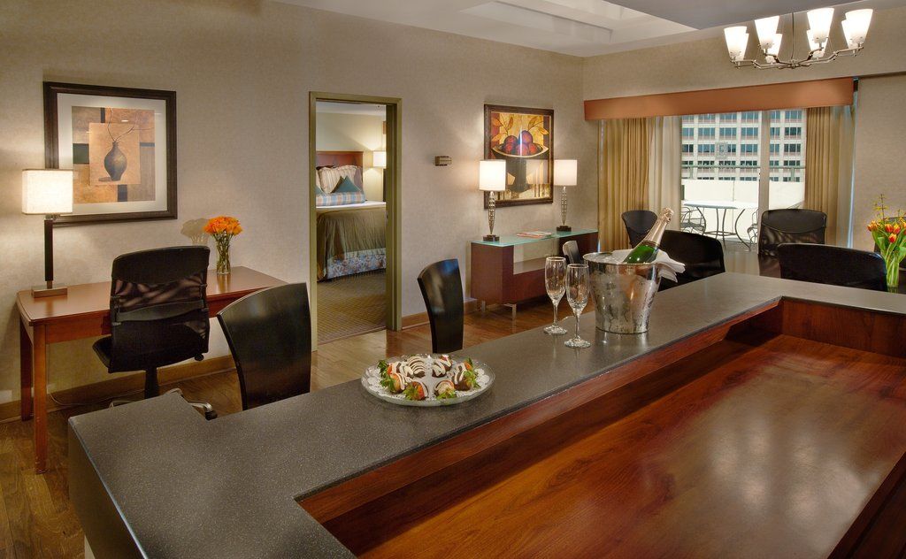 Embassy Suites By Hilton Indianapolis Downtown Esterno foto